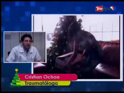 Armar el árbol navideño puede afectar su columna