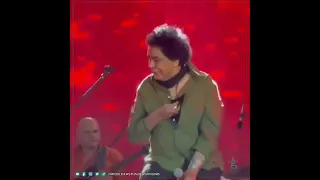 لحظة انهيار الكينج محمد منير من البكاء في اغنية انا بعشق البحر   دندنها