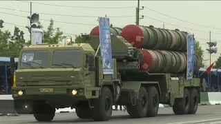 Iran Yaonyesha Ndege Zake Za Kivita Zilizotengenezwa Nchini Humo 