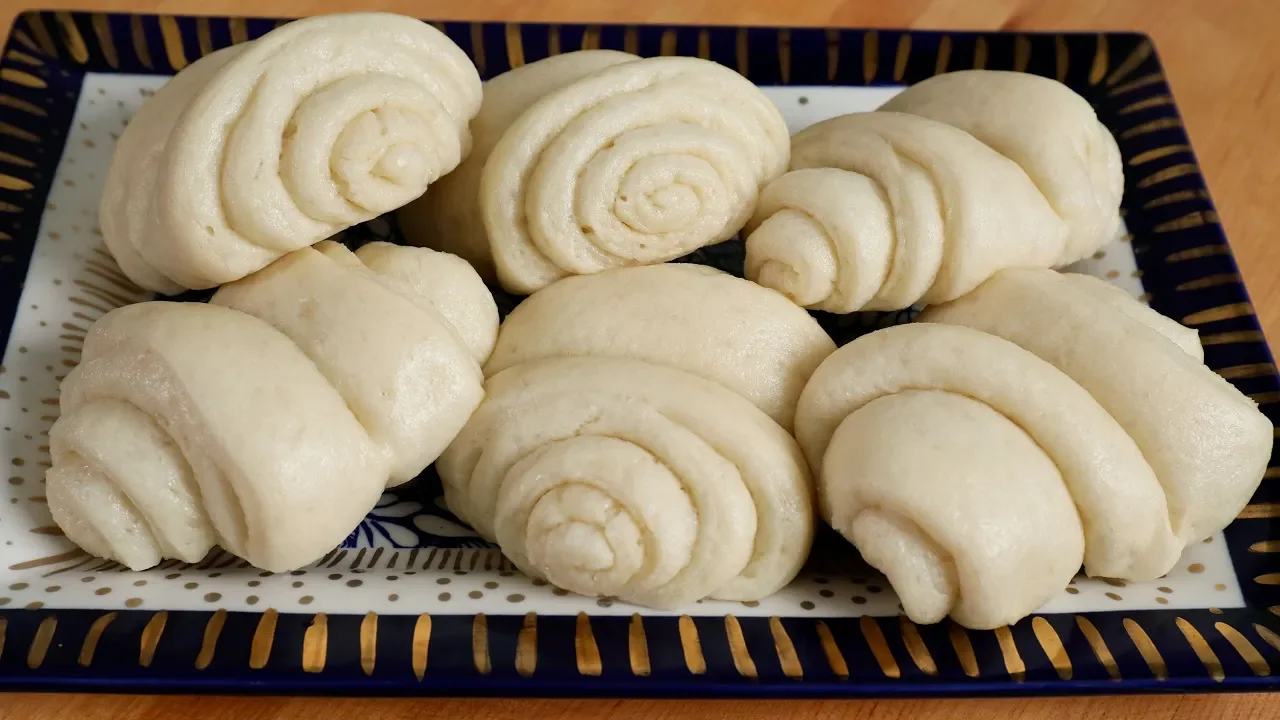 Kkotppang (Flower-shaped steamed buns: )