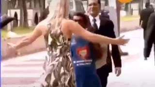 كان نفسي في الحضن دا هو الفقير ياجدعااان ملوش نصيب في الاحضان 