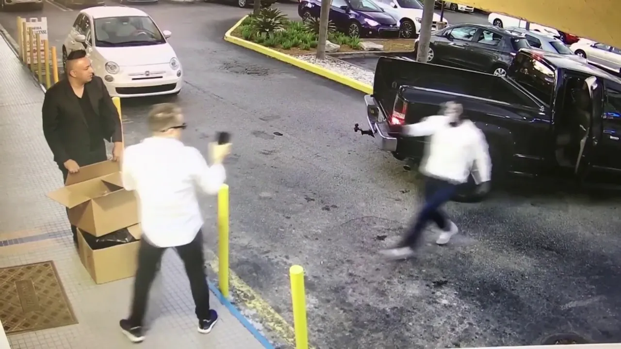 Jared jewelry store robbed at Town Center; police looking for additional suspect