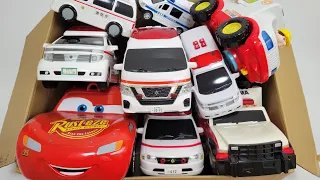 救急車のミニカーとカーズのおもちゃをチェックしたら坂道走る。はたらくくるまのおもちゃで名前を覚えよう！