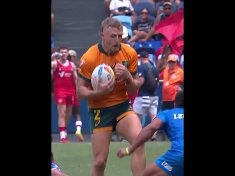 Samoa 7s Leitufia manhandles Aussie Dunbar https://youtu.be/Ie0Gf13m7lQ #samoarugby