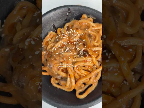 Peanut Satay Udon Noodles🤤 Recipe is up now!! https://radhidevlukia.com/pages/eat-in-club