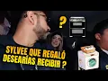 ZEIN LE PREGUNTA A SYLVEE QUE REGALO DESEARÍA RECIBIR 