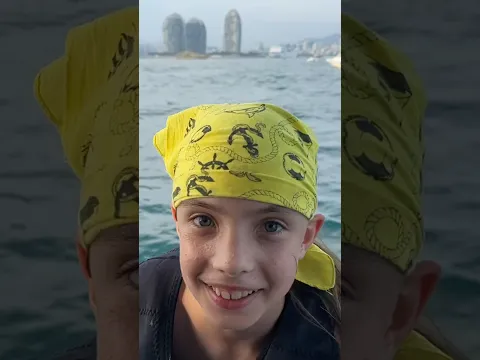 Мяч чуть не упал в открытое море, но всё обошлось 😎 Мой трип на яхте в Китае 🙌