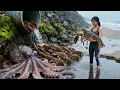Xiao Zhang Made A Fortune By Beachcombing, With Crabs And Octopuses Overflowing His Bucket.