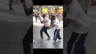 على الموضه لابسه البرموده  ترند تيك توك  ترند مصر  ترند الفيس بوك  لبسه البرموده  اكسبلور  ارقص دندنها