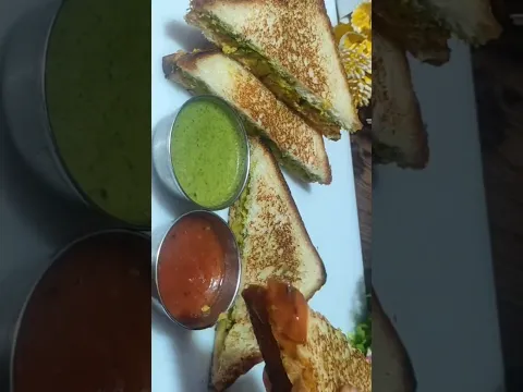 क्या आपने इस तरह से कभी सैंडविच बनायी है !! Aalu masala sandwich !!