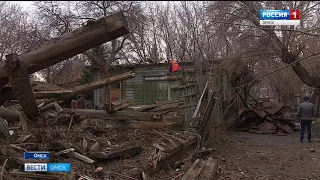 В центре Омска снесли старинный деревянный жилой дом