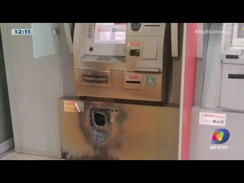 Ladrões arrombam caixa eletrônico com maçarico em Blumenau