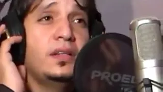 سوف نبقى هنا كي يزول الم سوف نحيا هنا سوف يحلو النغم 