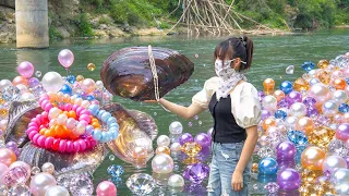 🫰🩷 The girl finds a giant river mussel and uncovers stunning pearls hidden deep inside its shell