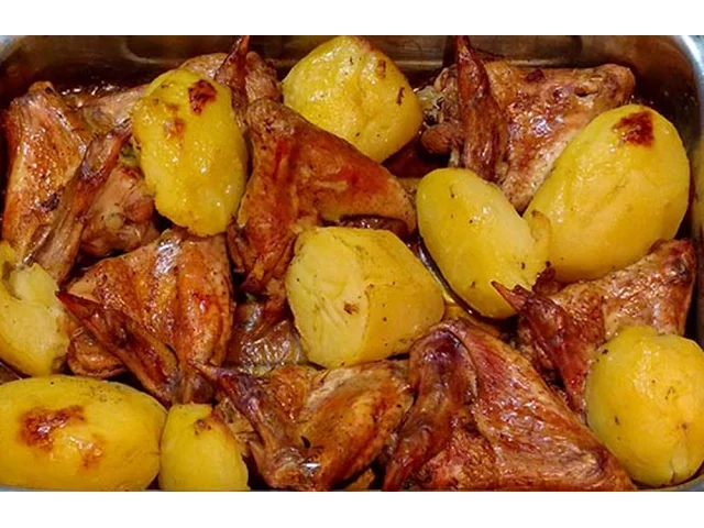ASINHAS DE FRANGO ASSADAS COM BATATA