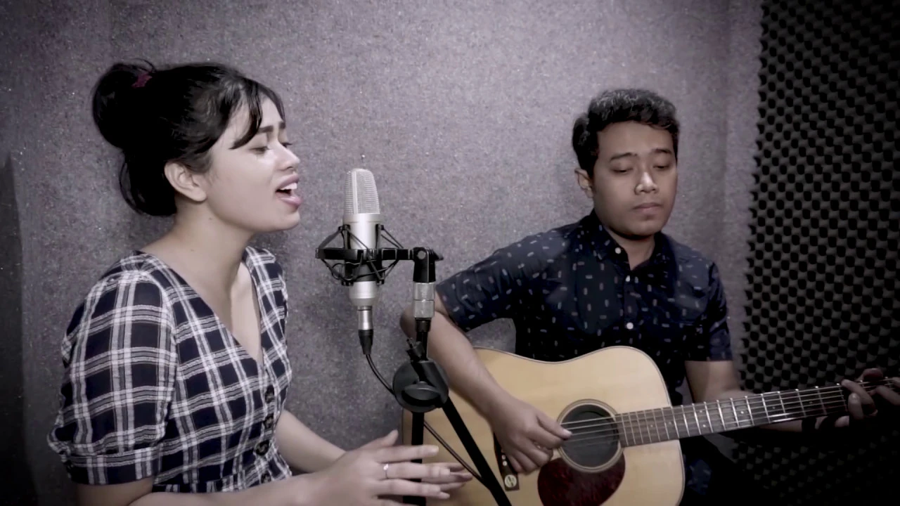 Cinta 2 hati - Della Firdatia (Live Cover)