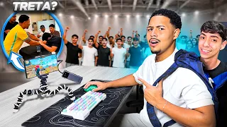 PEGOU FOGO! JOGUEI UM PRESENCIAL DE FREE FIRE NA ESCOLA NO MOBILADOR!
