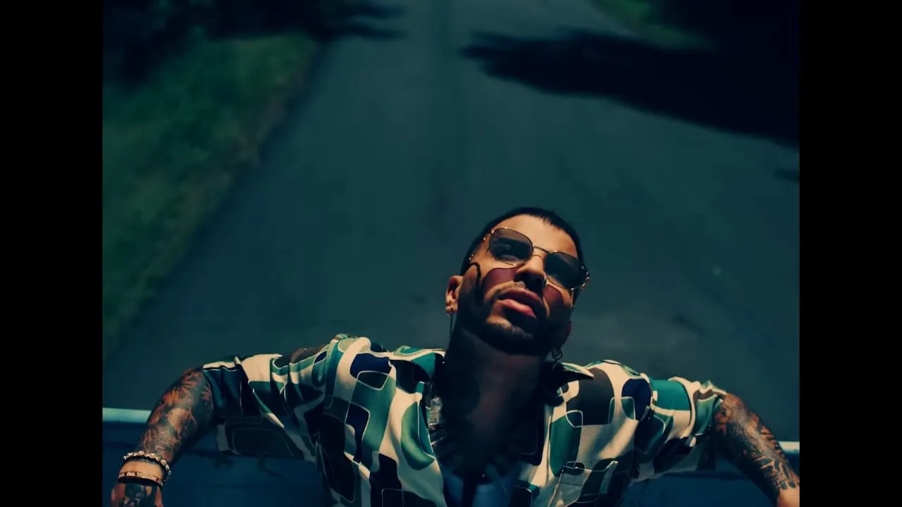 Rauw Alejandro - Nubes (Video Oficial)