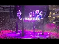 Trisha Yearwood- She's In Love With The Boy ft. Garth Brooks (Live) Fayetteville, AR 4/23/22