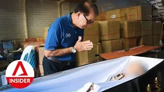 A Friend In Death He Buries Singapore s Lonely Elderly Poor With No Family