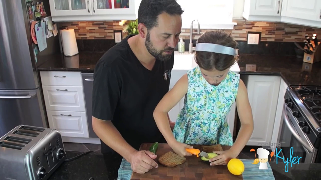 How to make an Easy Avocado Toast/made with a Kid