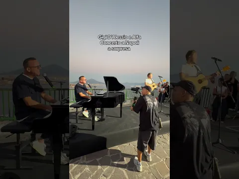 Gigi D’Alessio e Alfa live a sorpresa a Napoli