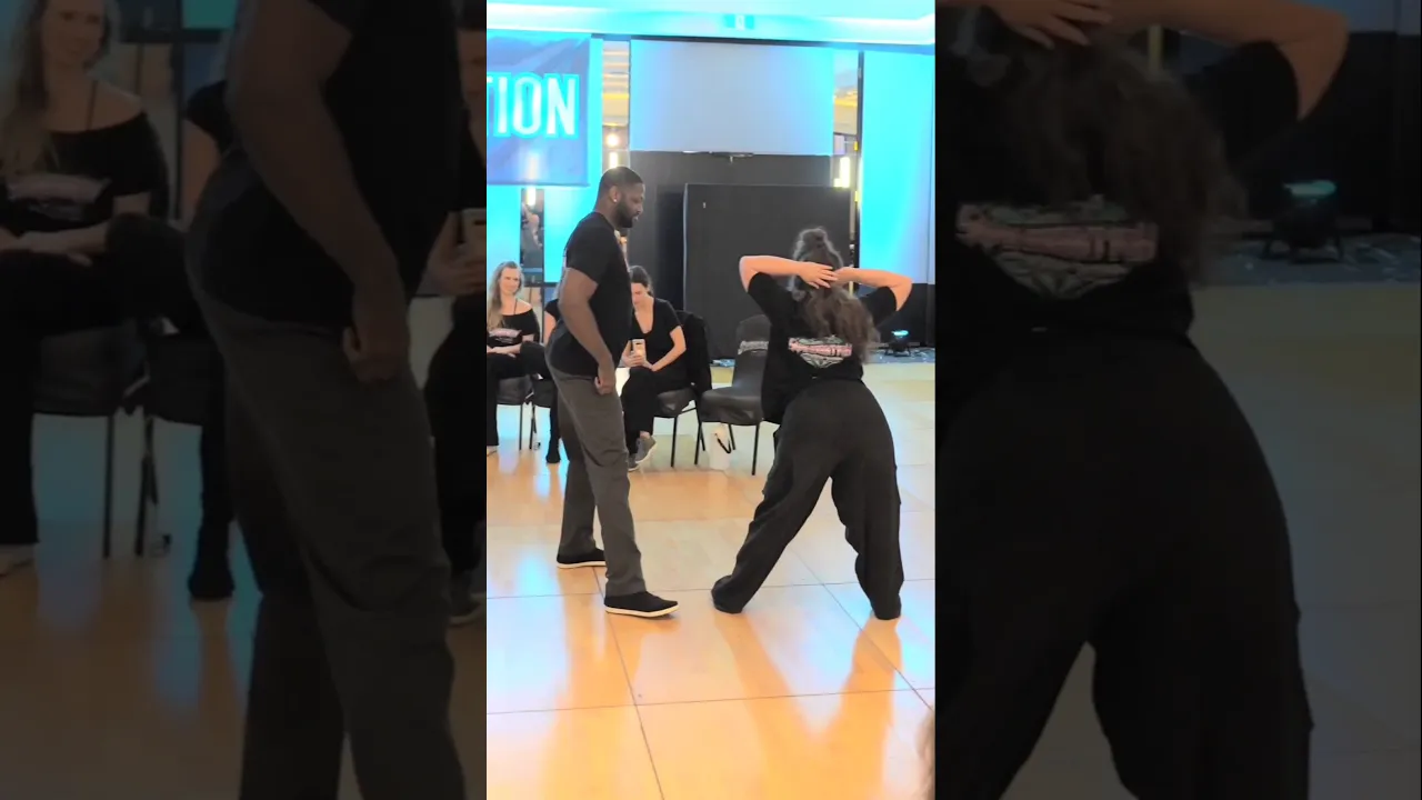 WIGGLE 😱🤣😭 #improv #westcoastswing