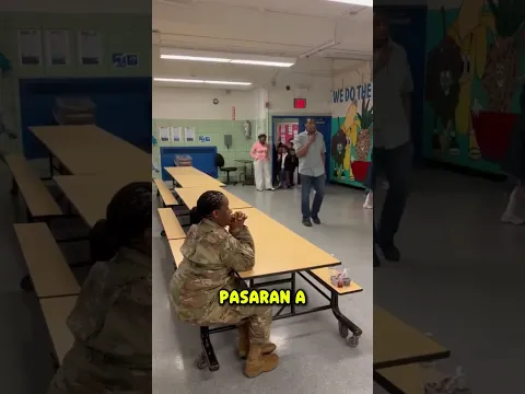 Tenia años en el ejercito y volvio para darle una sorpresa a su hijo 🥹❤️
