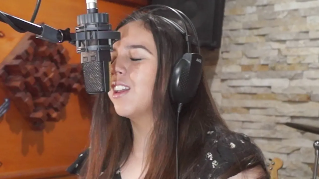 James Arthur - Say You Won't Let Go (Mia Orellana Acoustic Cover)