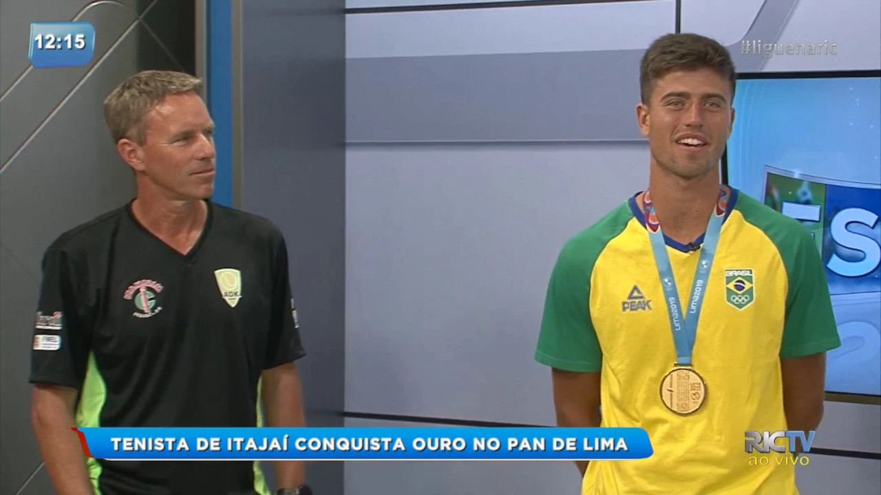 Tenista de Itajaí conquista ouro no Pan de Lima