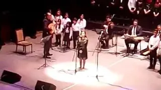 وفاء عماد نجمة ذافويس كيدز تبدع في اغنية كم ناشد المختار ربه دندنها