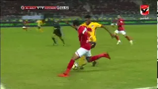 ترقيصة رائعة من محمود كهربا امام لاعب اتلتيكو مدريد 