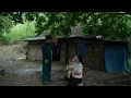 Download Lagu Alleenstaande moeder Tieu Linh kreeg hulp van politieagent Tung bij de renovatie van een verlaten hu