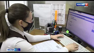 На счета омичей начали поступать ежемесячные выплаты для одиноких родителей