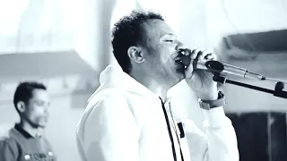 الفنان ياسر ابو الشيخ دندنها