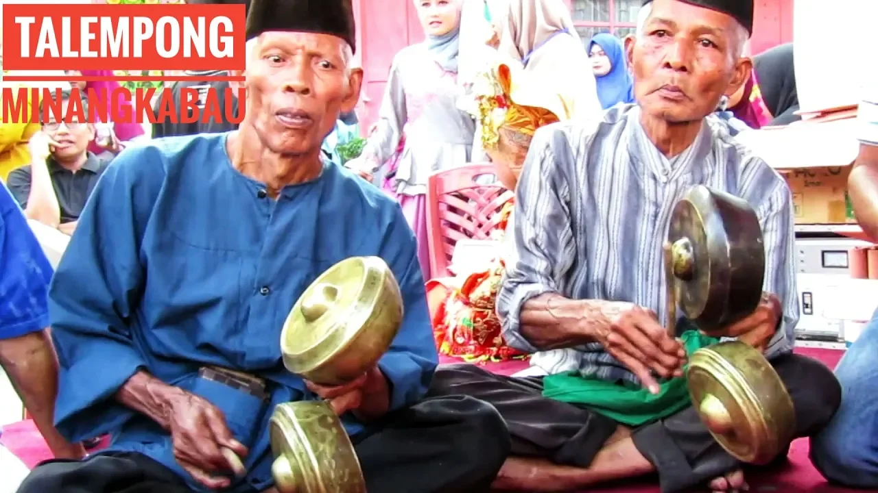 Alat musik tradisional talempong minangkabau
