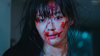 بنت جميلة ابوها بيبع جسـ ـمها للرجالة من وهي طفـ ـلة فالما بتكبر بتنتـ ـقم منه ومن اي راجل عموما 