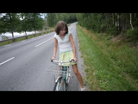 Flicka tröja & cykel (kortfilm)