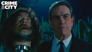 men in black first alien bust tommy lee jones 