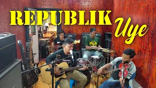 Download COZY REPUBLIK - REPUBLIK UYE |  LIVE COVER MUSIC 33 MP3