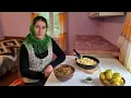 Download Lagu THE WOMAN LIVES ALONE IN THE MOUNTAINS! Cooking Cabbage Soup
