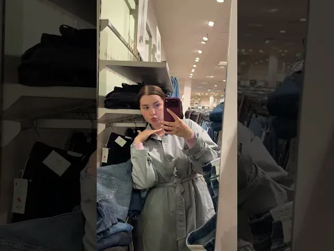 Was sagt ihr zur ersten Hose ? 🥲cr: @Onyi | Fashion Expert !!!!!