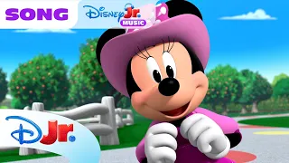 Minnie Had a Little Lamb! 🐑 | Mickey Mouse Clubhouse+: Mickey's Country Farm Songs | Disney Jr.⁩