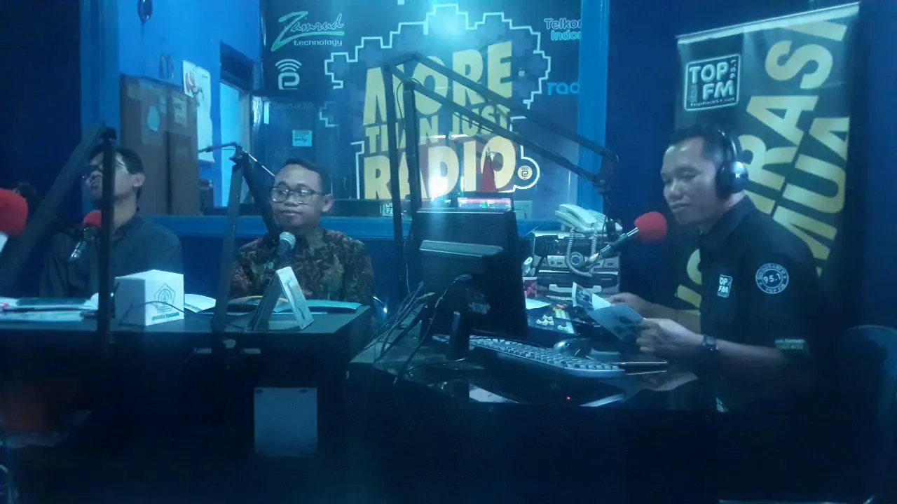 TOPFM : Talk Bersama Unissula Semarang 1