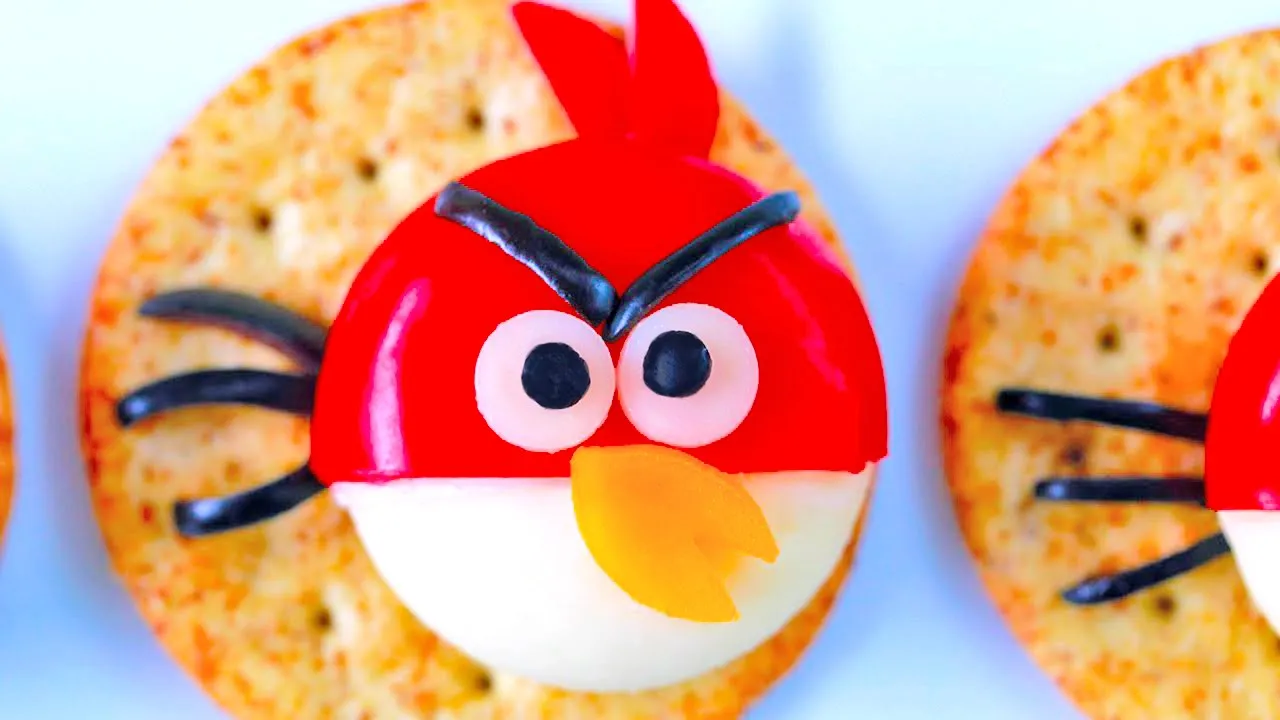 ANGRY BIRDS CHEESE AND CRACKERS - NERDY NUMMIES