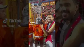 كهرباء لاعب مصرى ويلعب فى نادى الاهلى ياريت تدعموه 