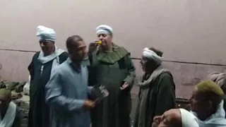 على مين أرمى حمولى على مين    مداح الرسول الشيخ عبدالخالق الفيومى دندنها