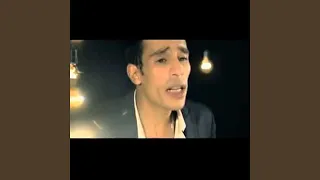                   عايش وخلاص دندنها