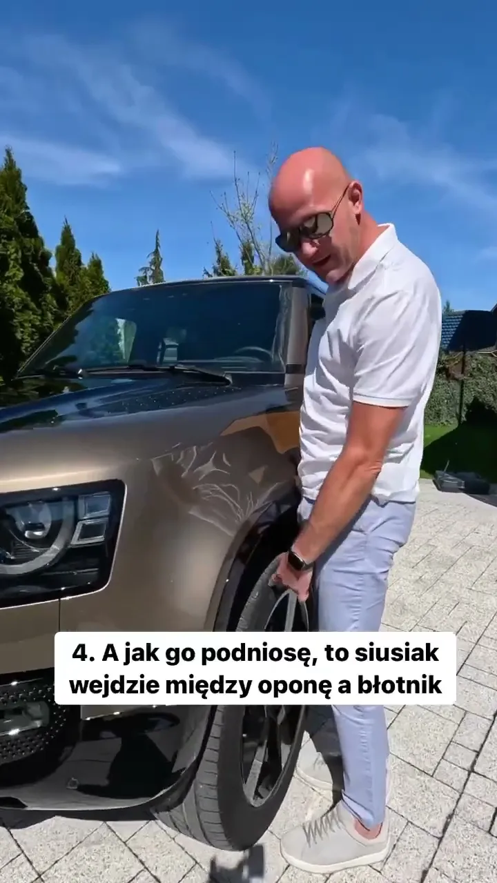 Land Rover Defender 130: nie da się go nie zauważyć! Test na kanale #landrover #caroseria #shorts