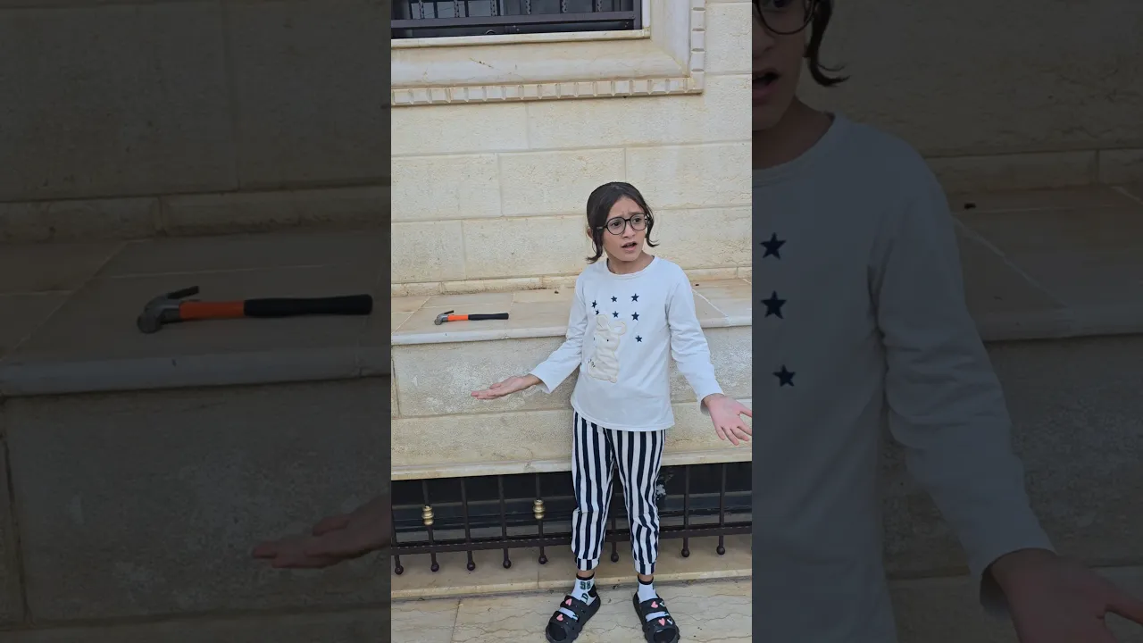 نسيت تحط النظارة😱